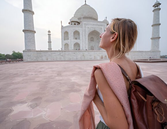 Sunrise Taj Maha Tour From Delhi